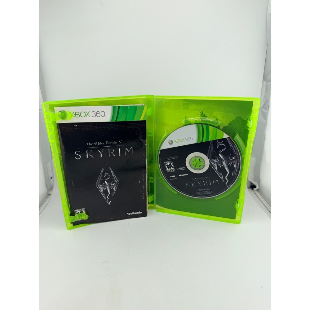 The Elder Scrolls V Skyrim Microsoft Xbox 360 Bethesda 2011 RPG Game with Manual - Picture 6 of 6